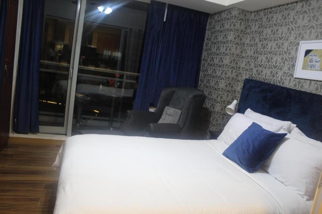 Azure C6 Balcony Wifi Near Mall Airport Multipl Units Manila Bagian luar foto